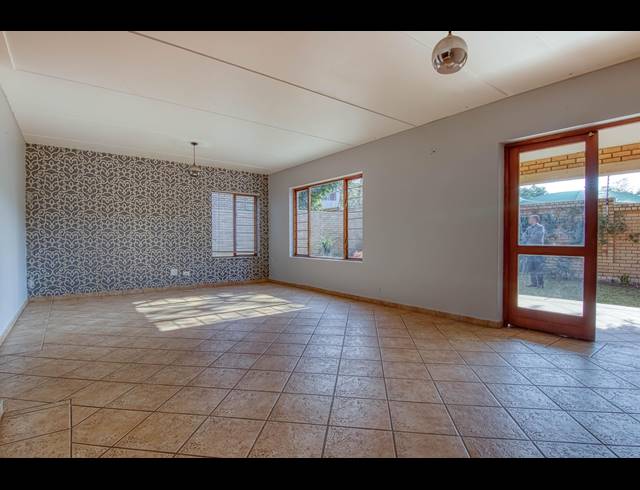 3 BEDROOM CLUSTER TO LET IN CRAIGAVON